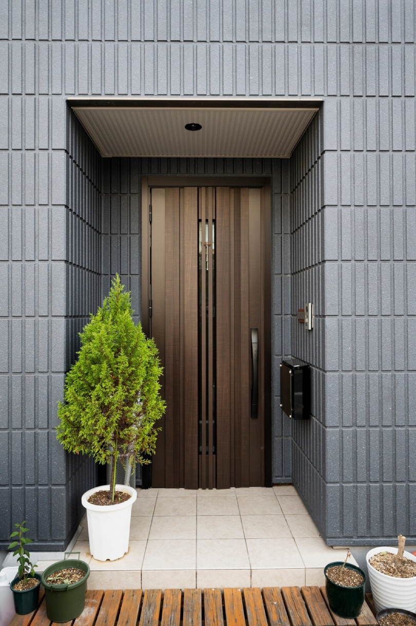 Aluminium Front Doors vs. Wooden Front Doors: Which Should You Choose?